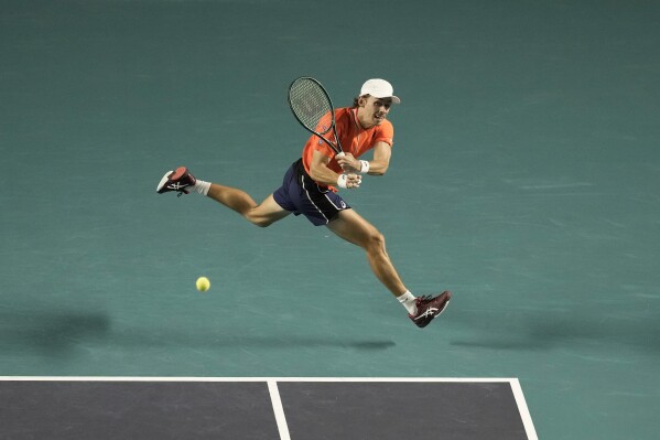 Defending champion Alex de Minaur advances to Mexican Open final